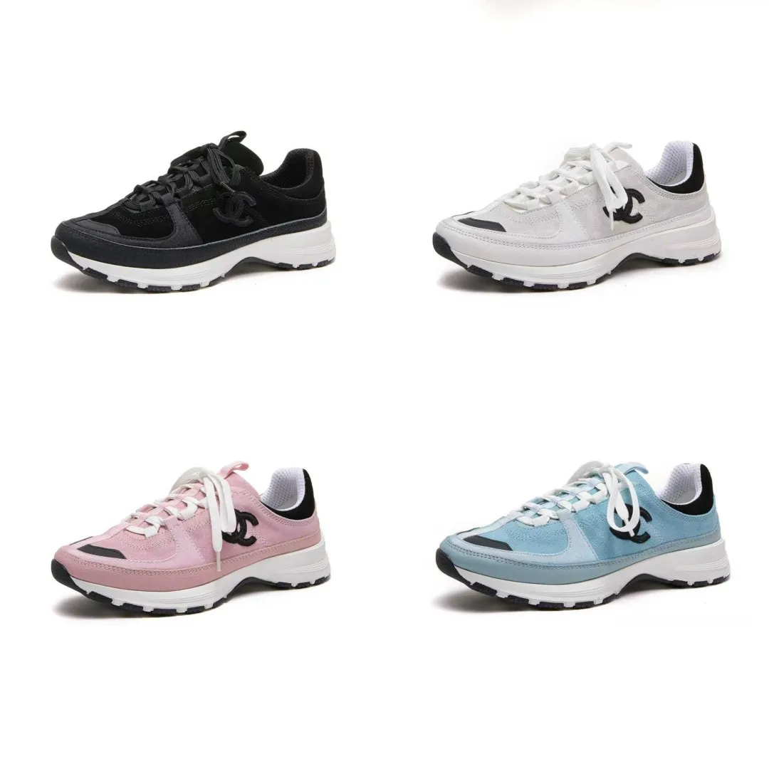 p560 Chanel Chanel - 2025 counter top casual sports shoes This classic design; the upper is embroidered with various techniques; the outsole is fashionable and sporty; the extraordinary inclusion of a variety of color matching elements... The diversified mix and match is very beautiful and versatile, casual, fashionable, sports and outdoor can be taken into account... ꫛꫀꪝ Go➫ Materials: ❶Upper made of: original imported high mercerized cow suede + imported mixed sheepskin ❷The inner lining is made of: original imported breathable mesh ❸Outsole is based on: original TPU combination outsole. Full set of boutique packaging for women 35-41 and men 38-46